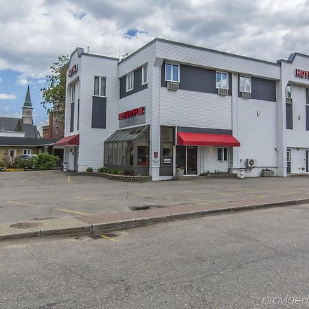 Econo Lodge La Malbaie Exterior foto